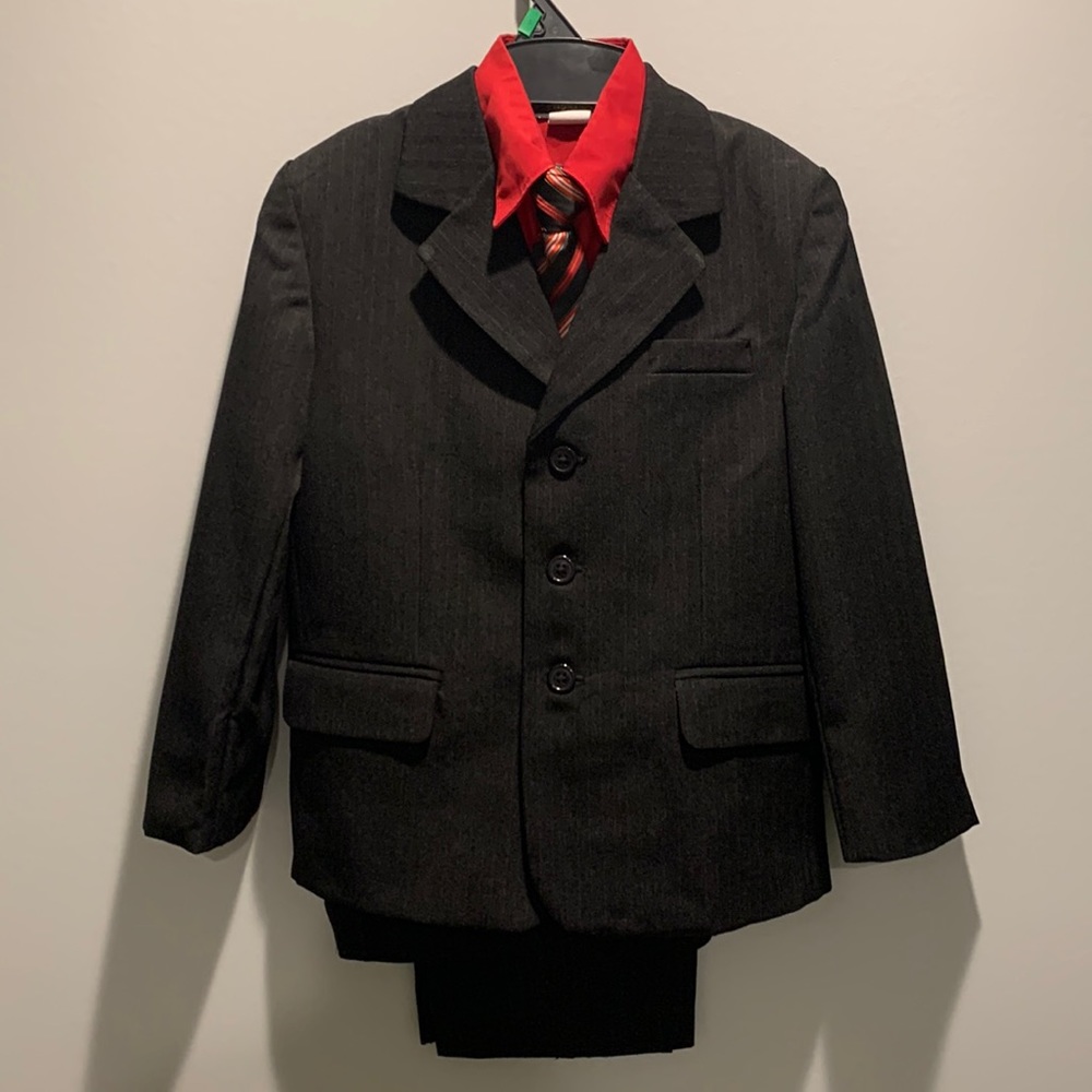 EUC: Boys 5 piece suit set, black w/ faint white pinstripe style. Size 5T.